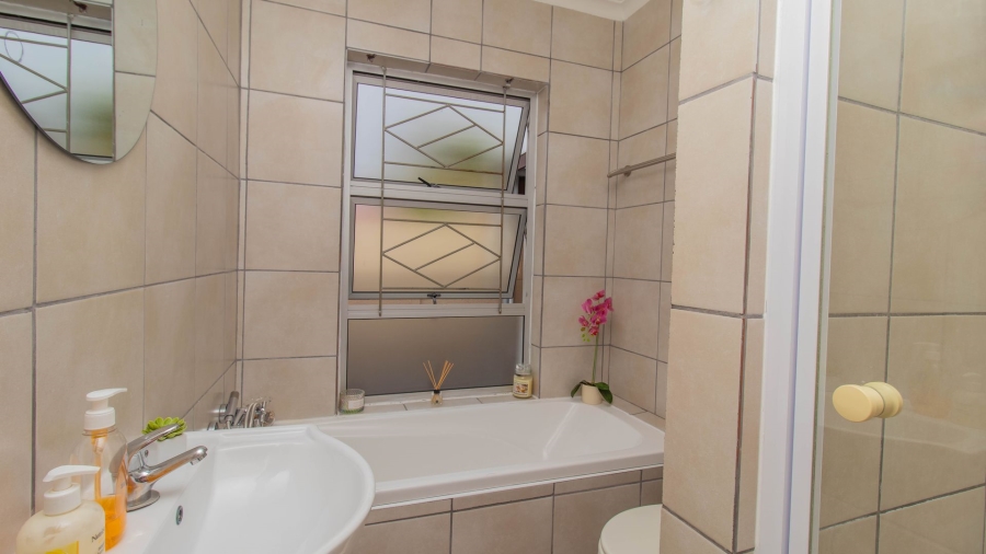 2 Bedroom Property for Sale in Glenwood Western Cape
